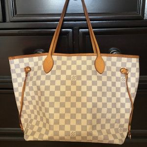 Louis Vuitton Neverfull MM Bag